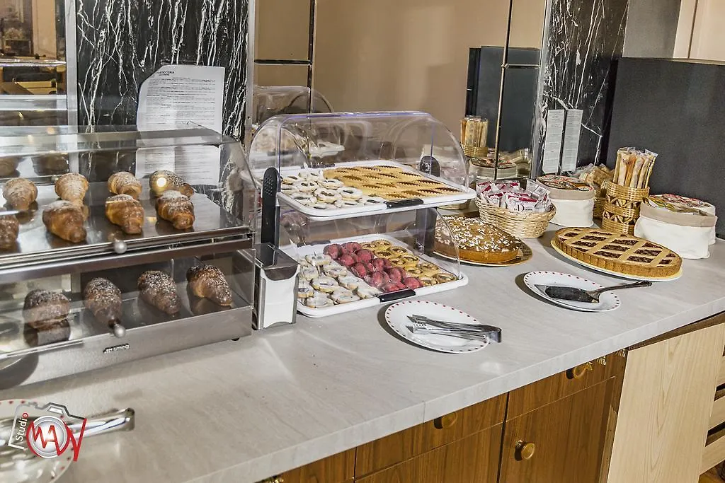 Hotel Moderno ليكو 3*,