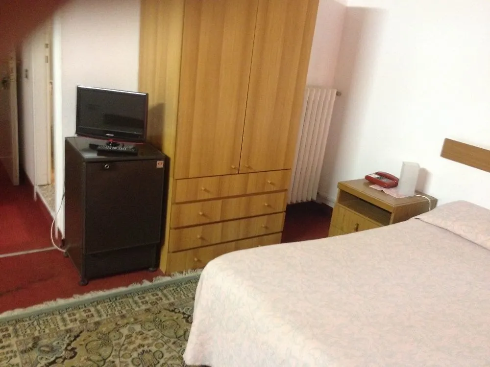 Hotel Moderno ليكو 3*,  إيطاليا