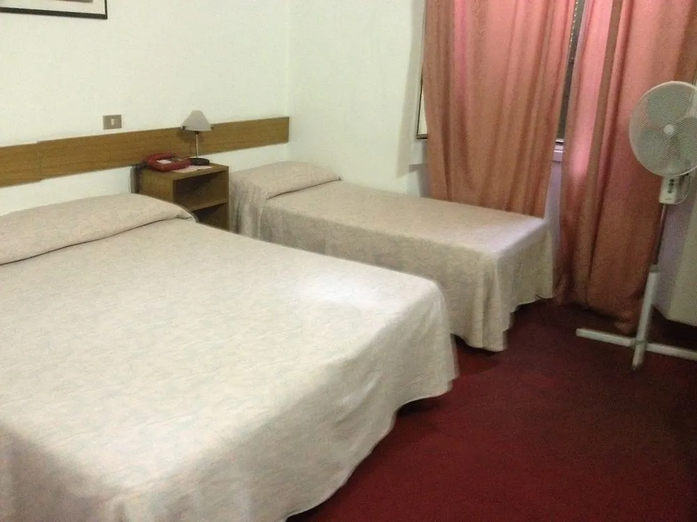 Hotel Moderno ليكو 3*,