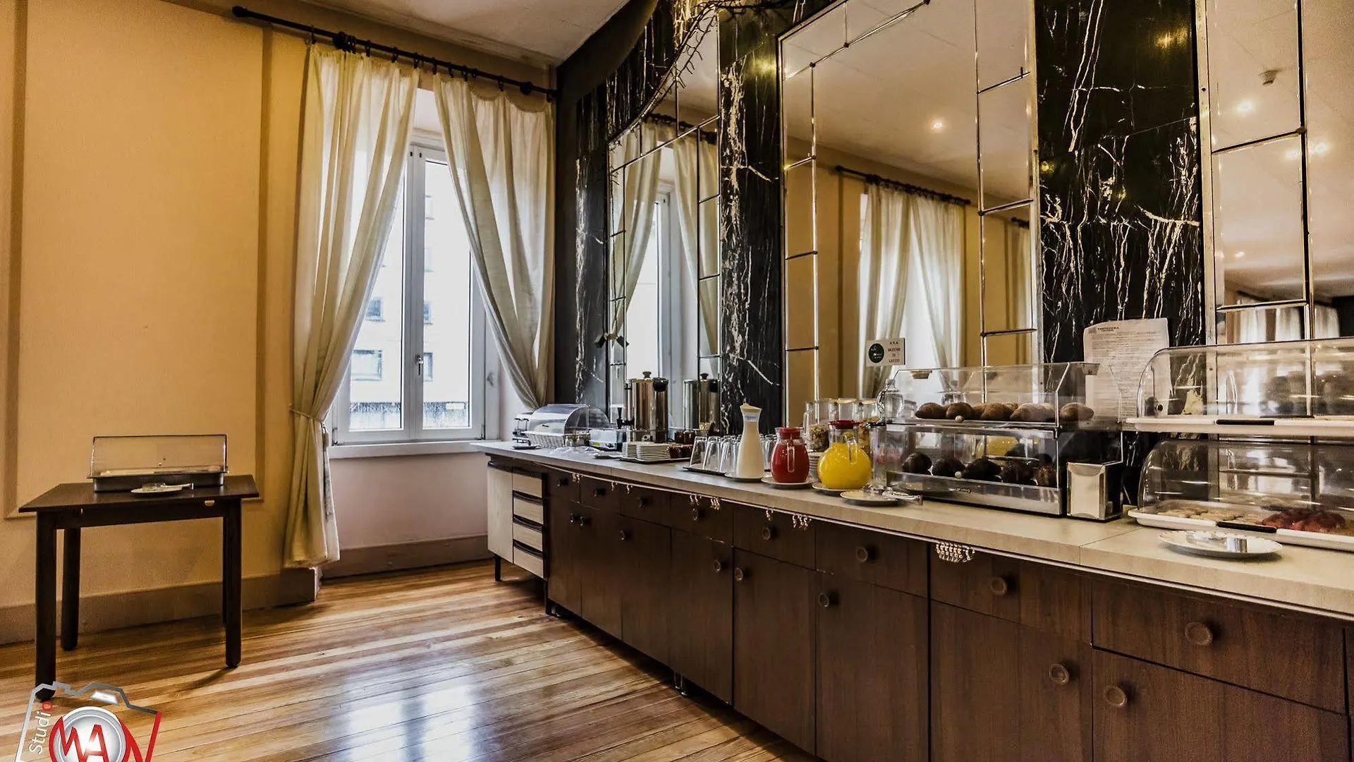 Hotel Moderno ليكو